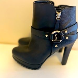 Gianni Bini booties